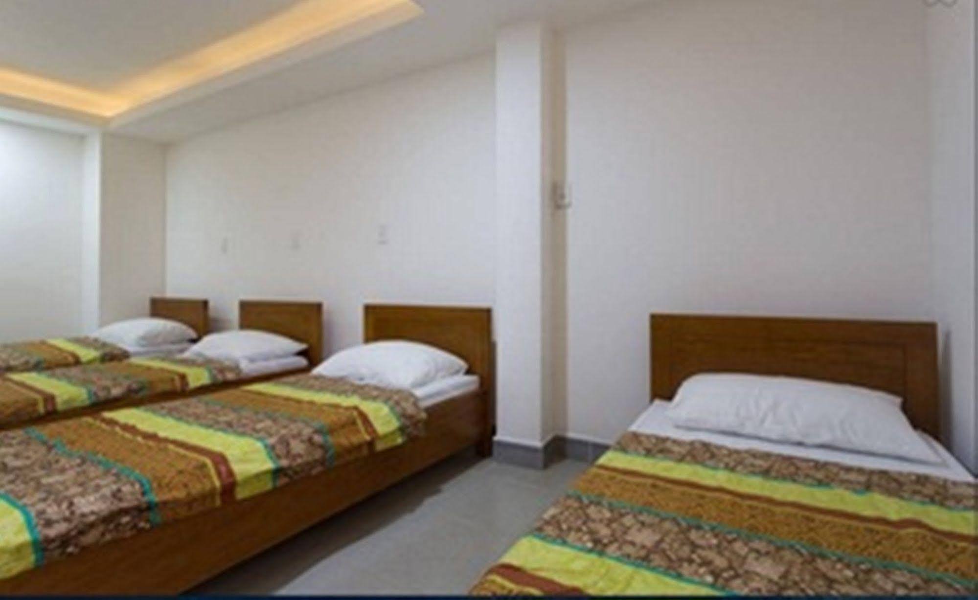 SPOT ON 883 Hachi Hostel Đà Nẵng Exterior foto